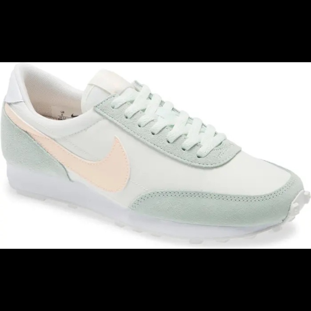 Nike daybreak size 6